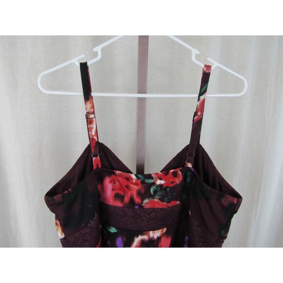 Torrid Scuba Knit and Lace Peplum Top V Neck Burgundy Purple Floral 1X Tank Top - Picture 8 of 9